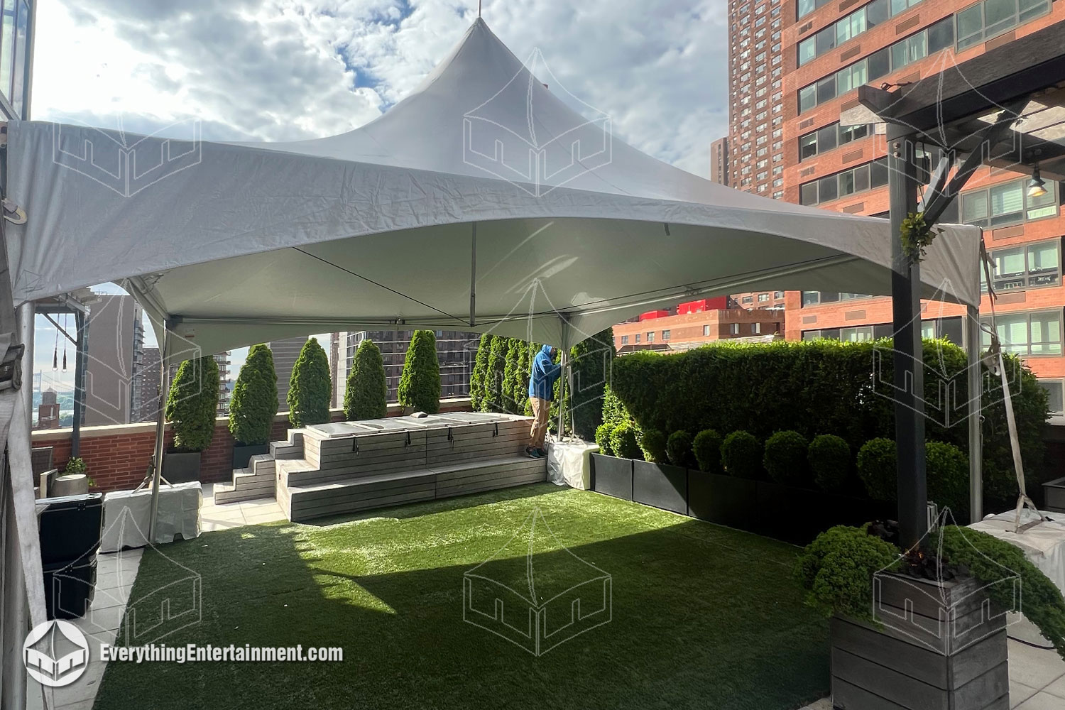 20x20 tent in Manhattan